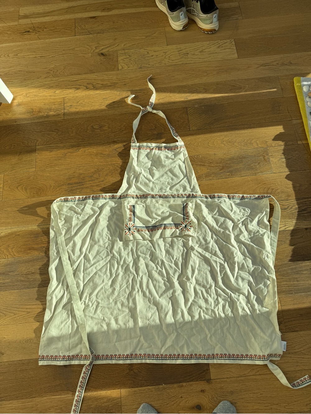 NWT Anthropologie Cotton Embroidered Cream Kitchen Apron with Front Pocket